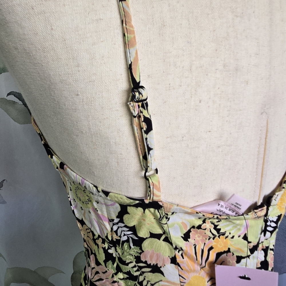 MISS SELFRIDGE | Romper in Tropical Floral sz 4P NWT - Picture 15 of 16